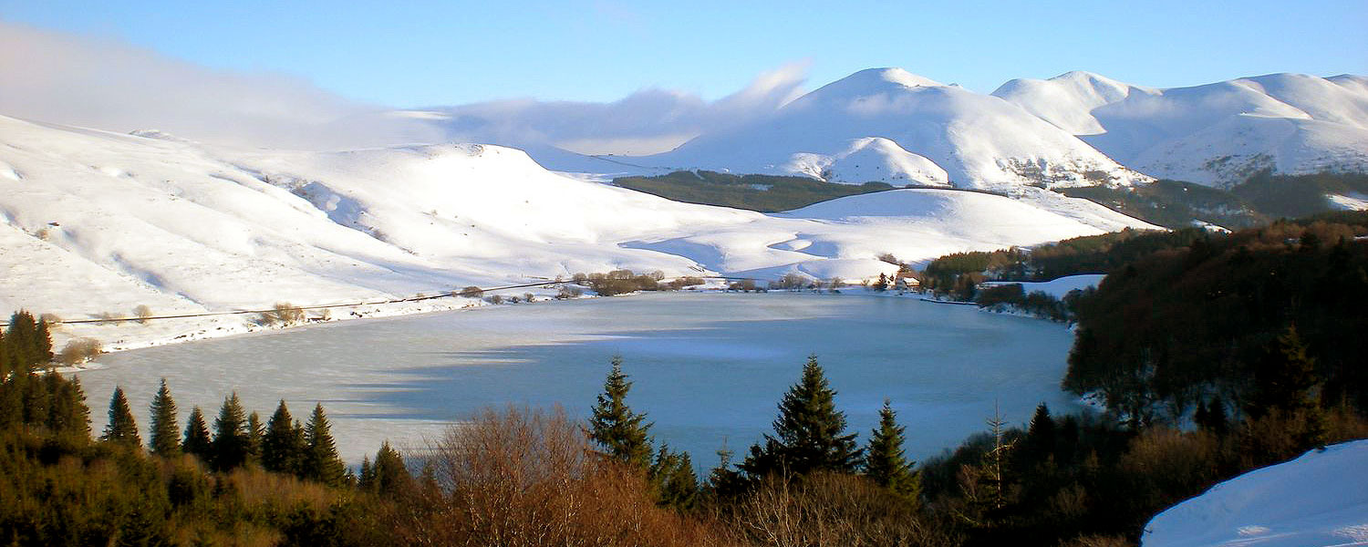 A break at the edge of Lac de Guéry